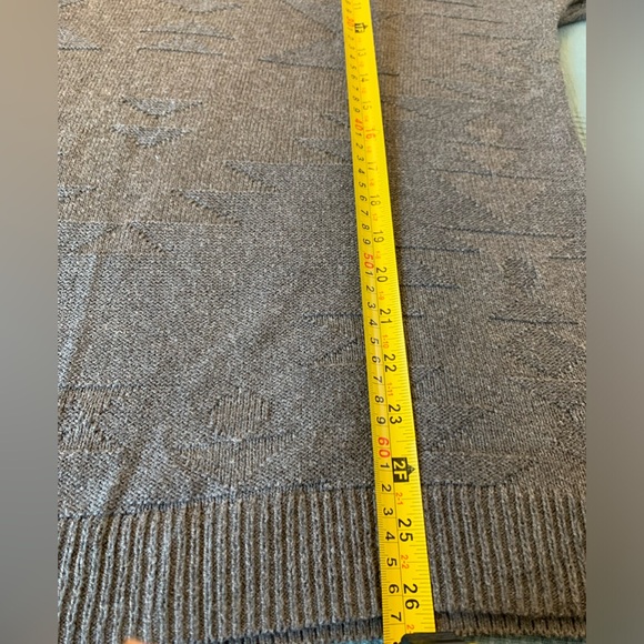 American Eagle Sweater - Picture 6 of 10